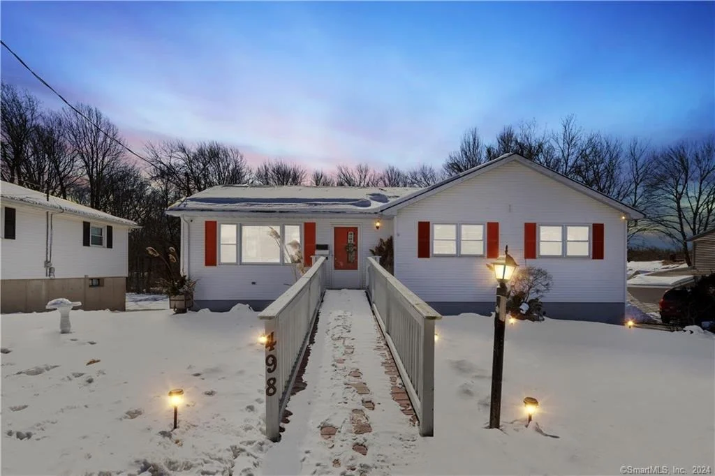 Photo of 498 Scott Road