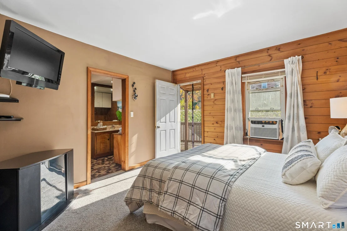 Photo of 112 Howe Avenue
