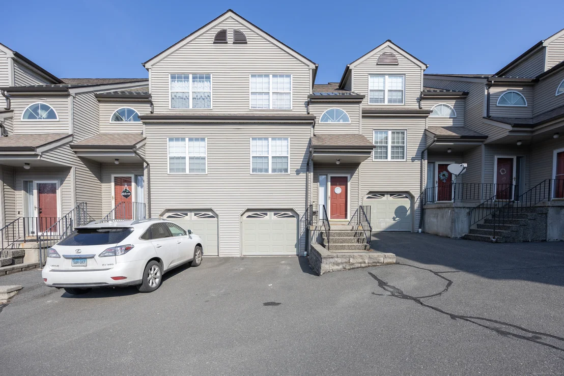 Photo of Unit APT6 at 10 Taft Point