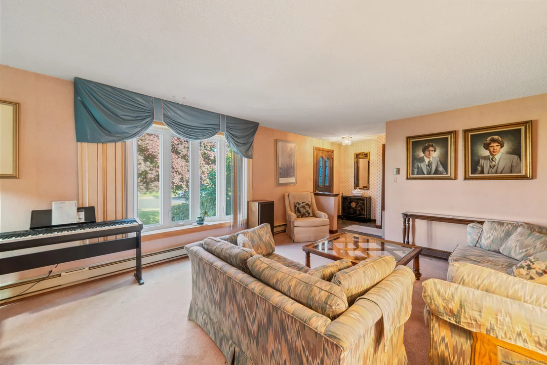 Photo of 6 Ridgecrest Lane