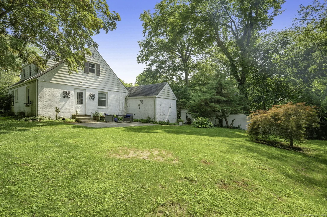 Photo of 33 Halsey Drive