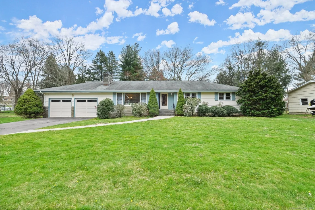 Photo of 90 Lu Manor Drive