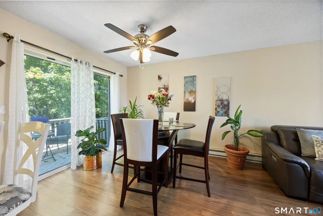 Photo of Unit 27F at 925 Oronoke Road