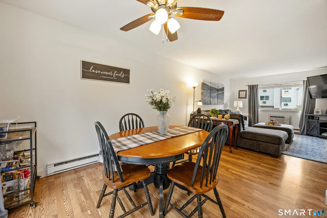 Photo of Unit 41D at 925 Oronoke Road