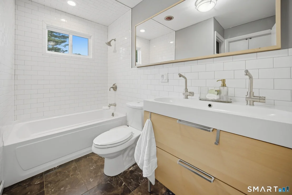 Photo of 249 Plain Hill Road