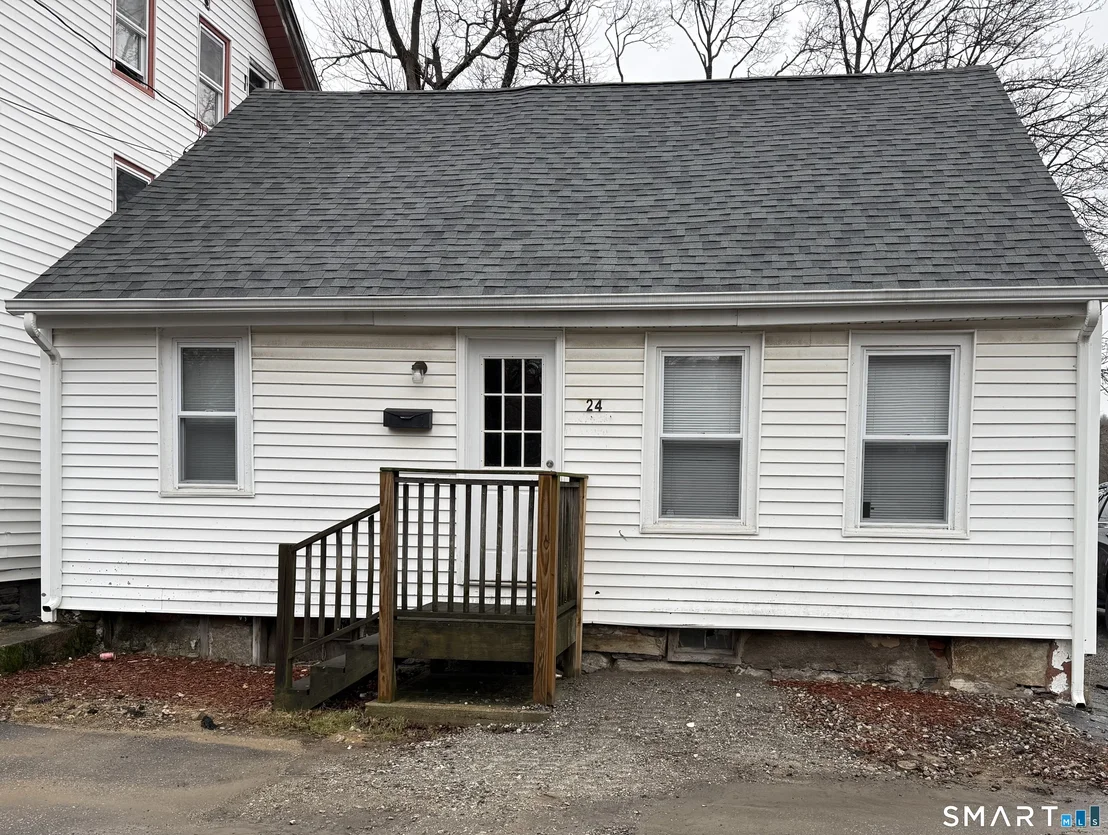 Photo of 24 Schoolhouse Lane