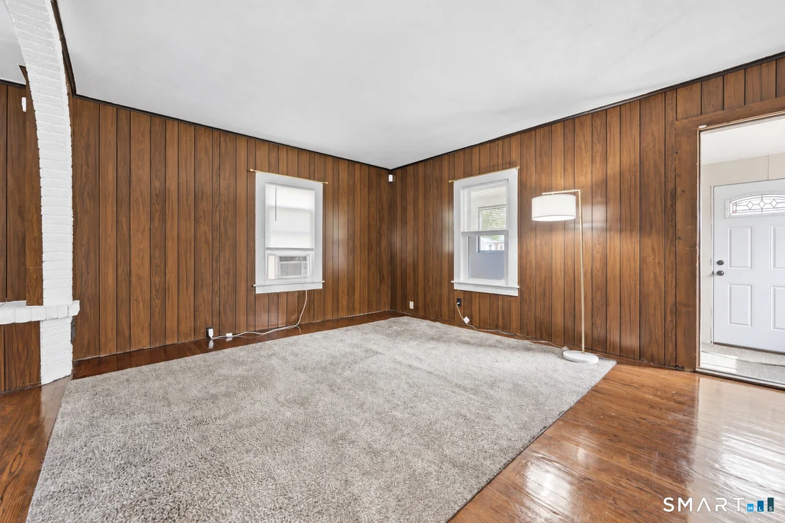 Photo of 25 Maple Avenue