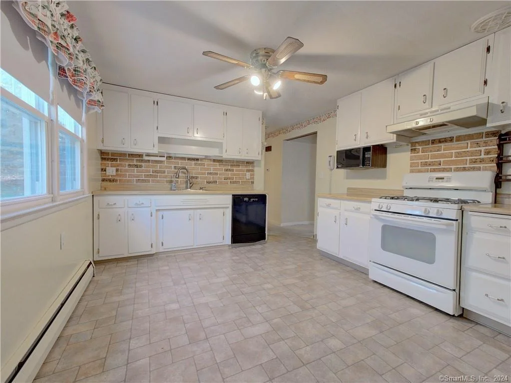 Photo of 183 Holbrook Avenue