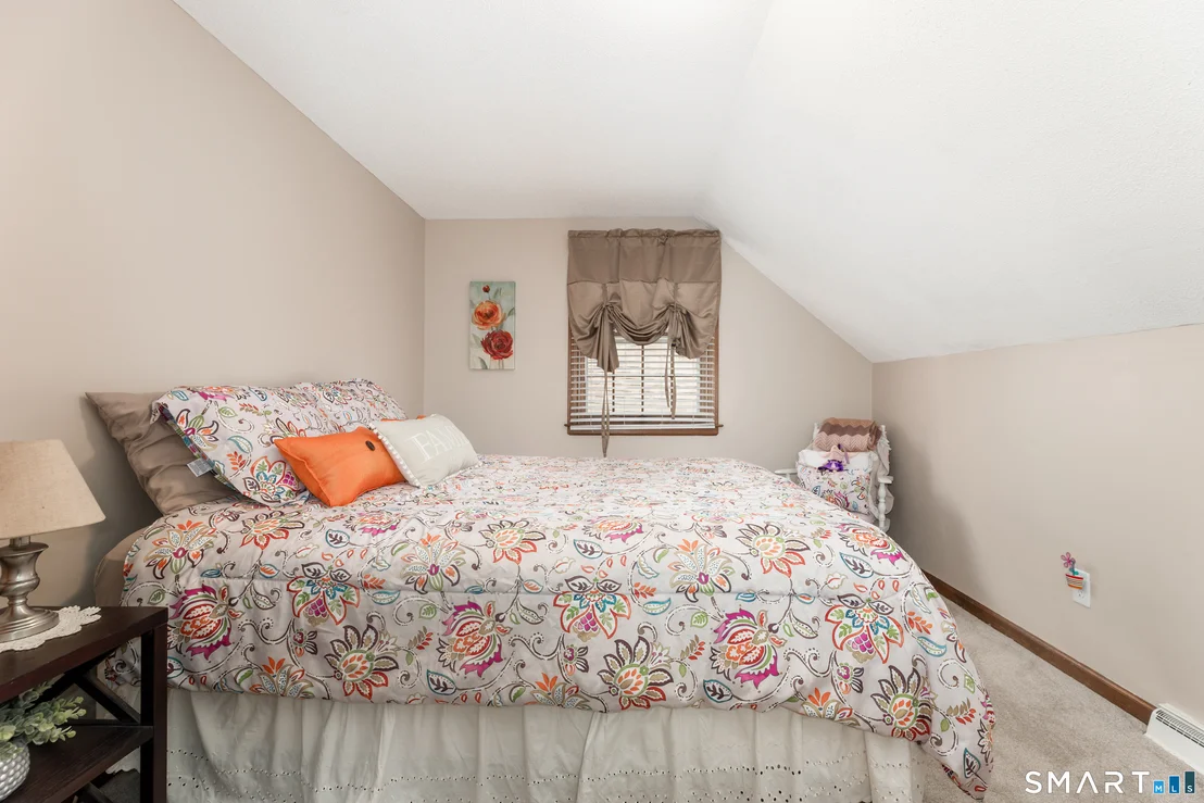 Photo of 81 White Oak Drive