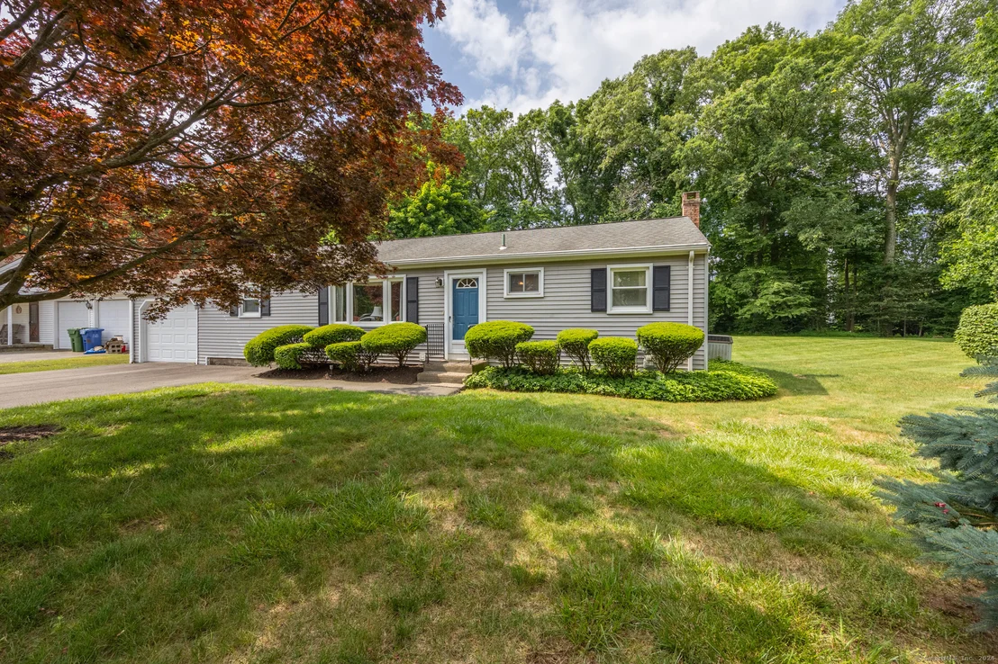 Photo of 2 Cardinal Drive