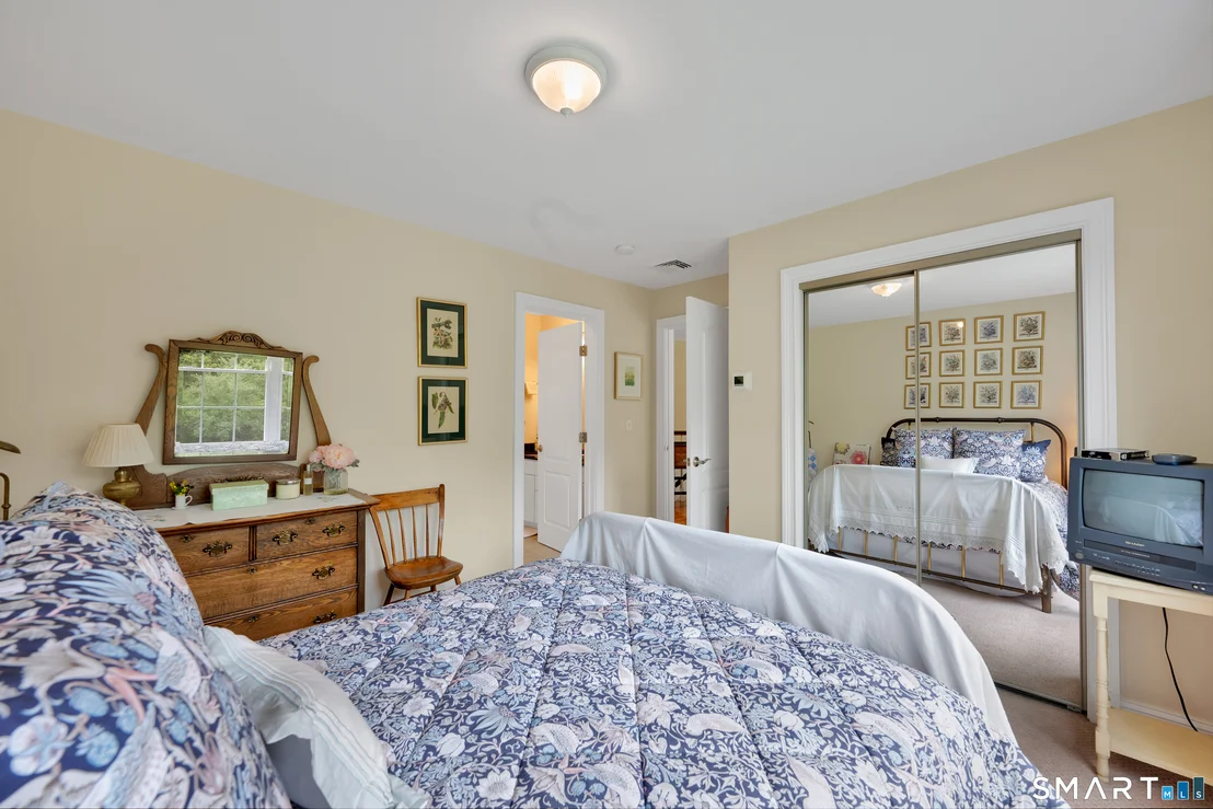 Photo of 8 Curtiss Meadows