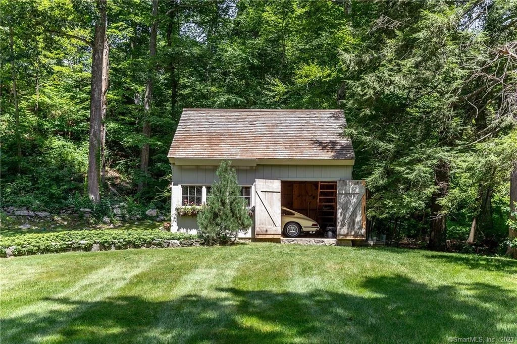 Photo of 16 Tompkins Hill Road