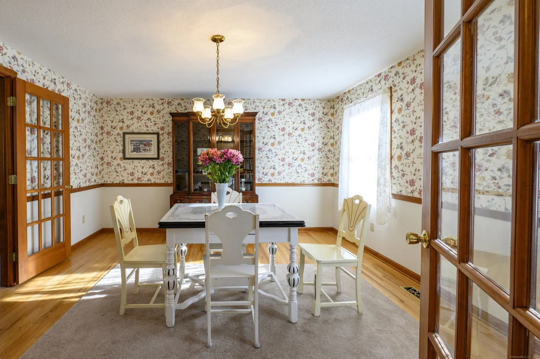 Photo of 1352 Wolf Hill Road
