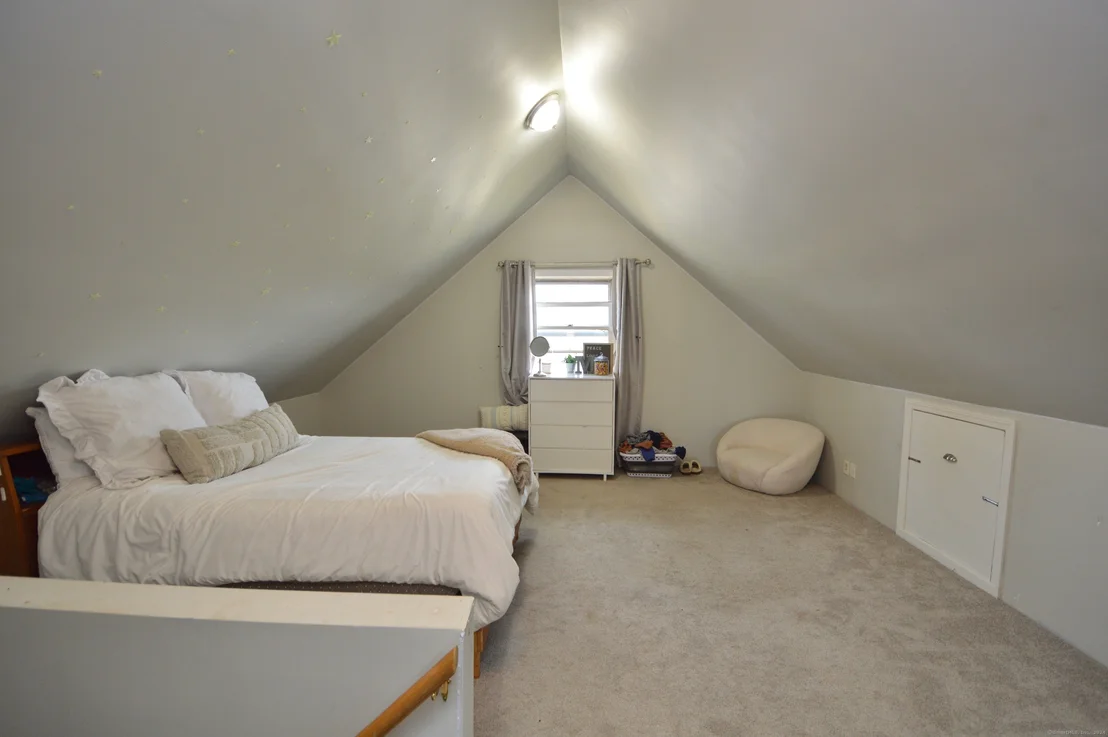 Photo of 50 Quaker Road