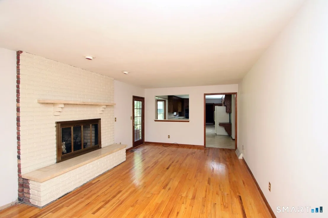 Photo of 328 Saybrook Road