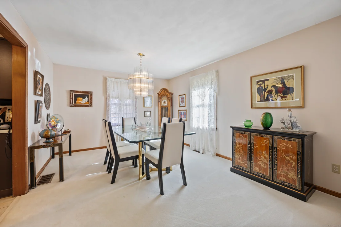 Photo of 325 Oak Drive