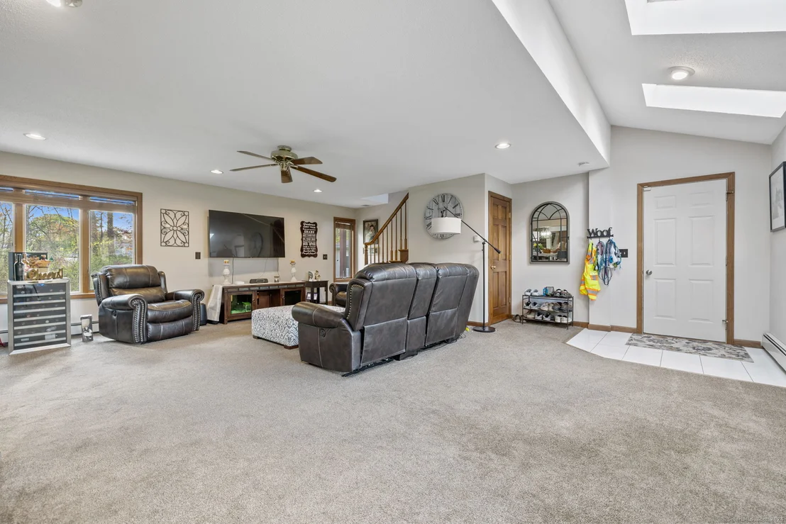 Photo of 67 Shuttlemeadow Road