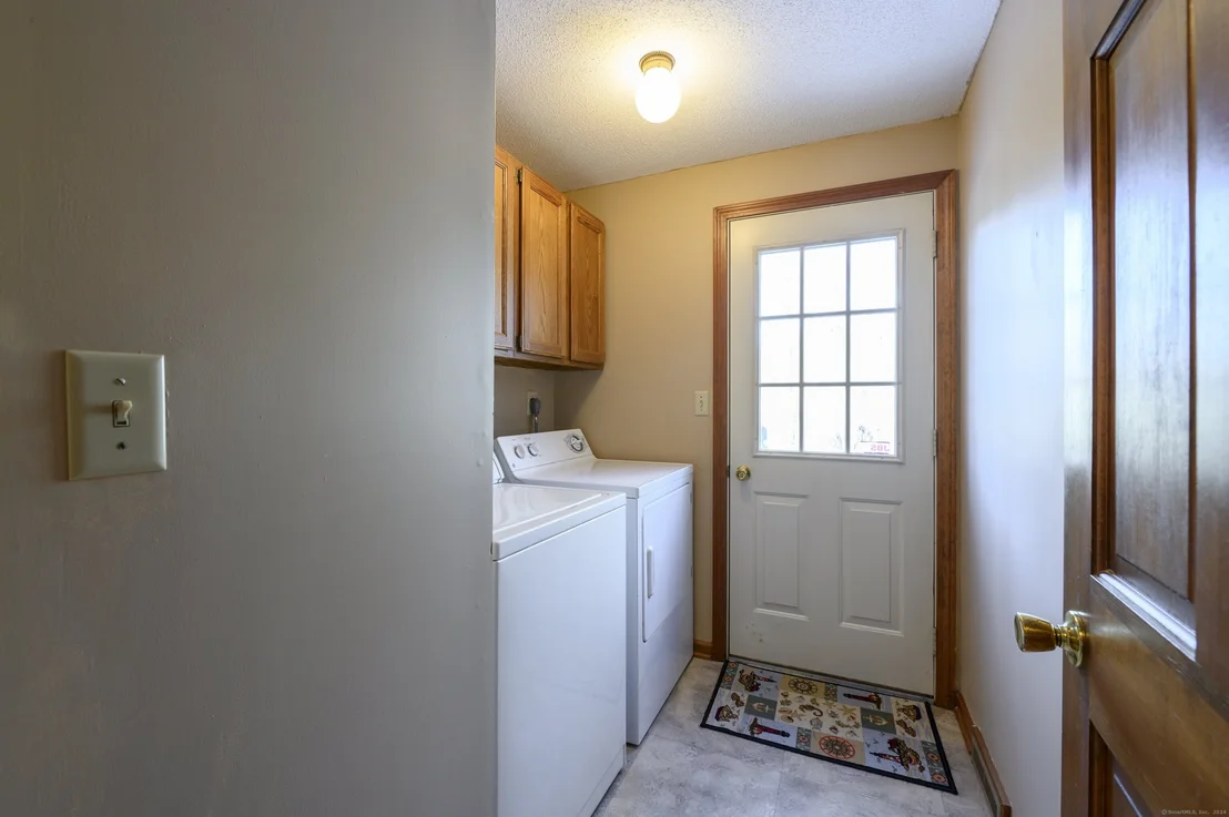 Photo of 1352 Wolf Hill Road
