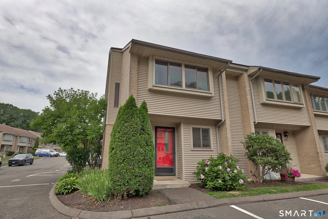Photo of Unit 41 at 827 Oronoke Road