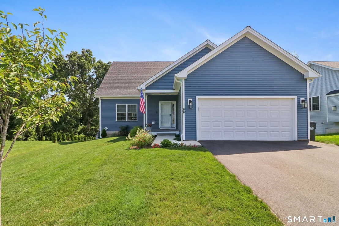 Photo of 44 River Road