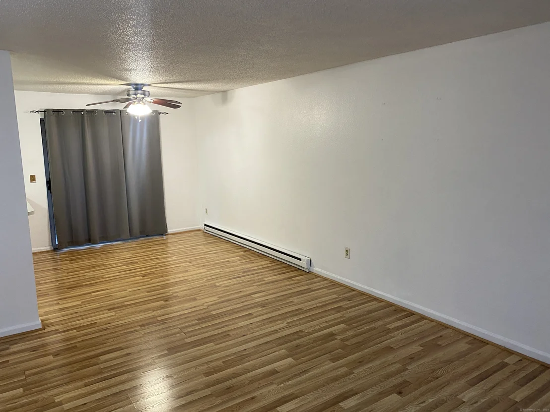 Photo of Unit 30D at 925 Oronoke Road