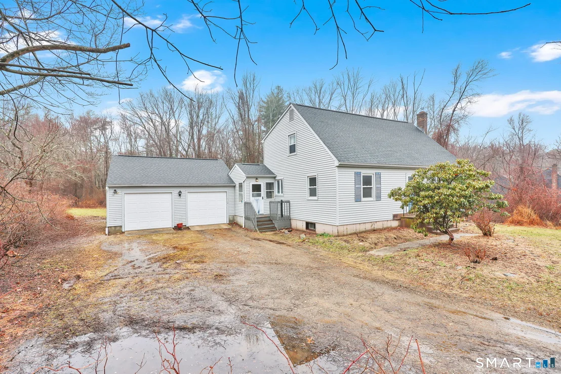 Photo of 1091 Flanders Road