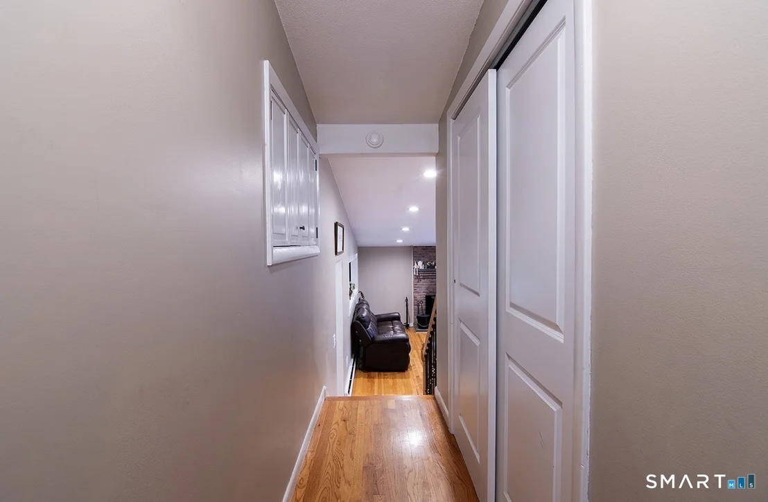 Photo of 686 Squaw Rock Road