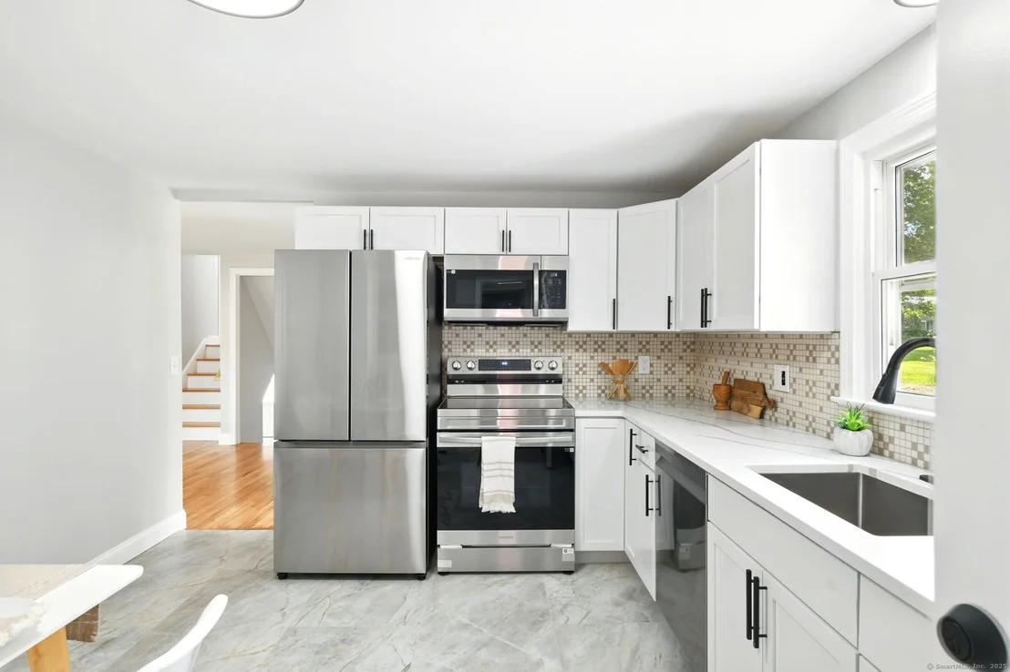 Photo of 843 Overhill Drive