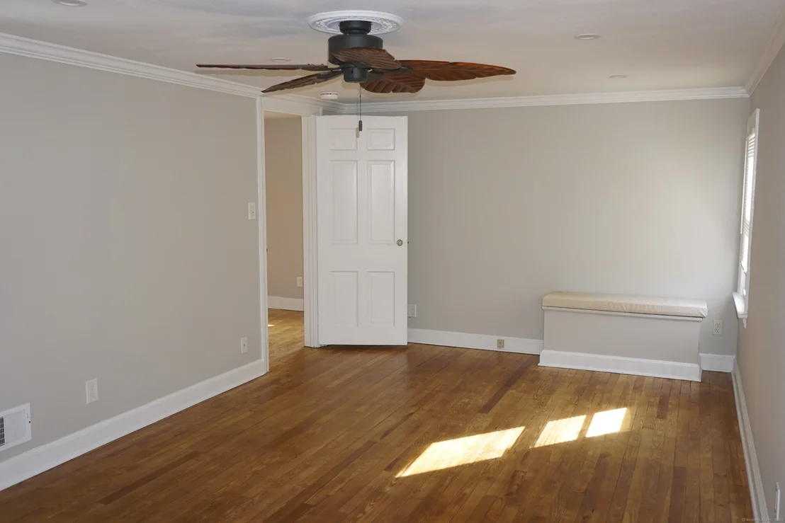 Photo of 87 Rosen Avenue