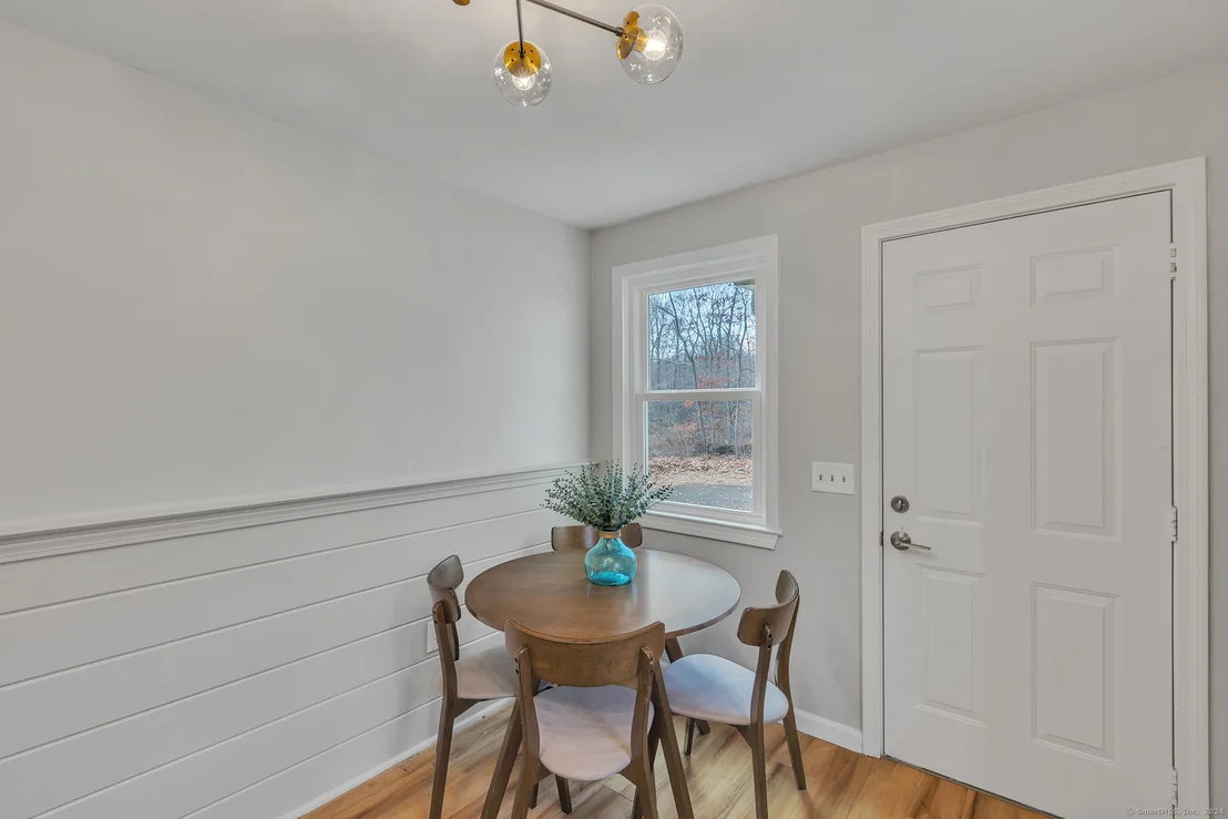 Photo of 243 Chestnut Hill Road
