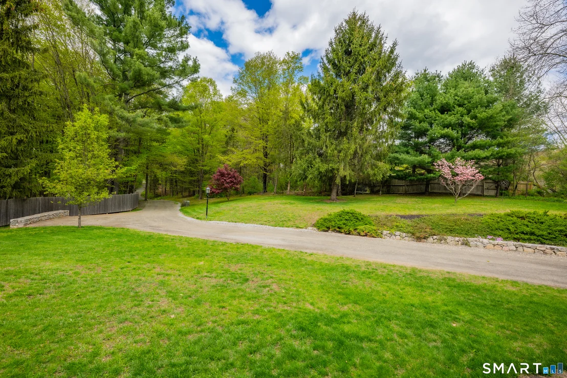 Photo of 8 Curtiss Meadows