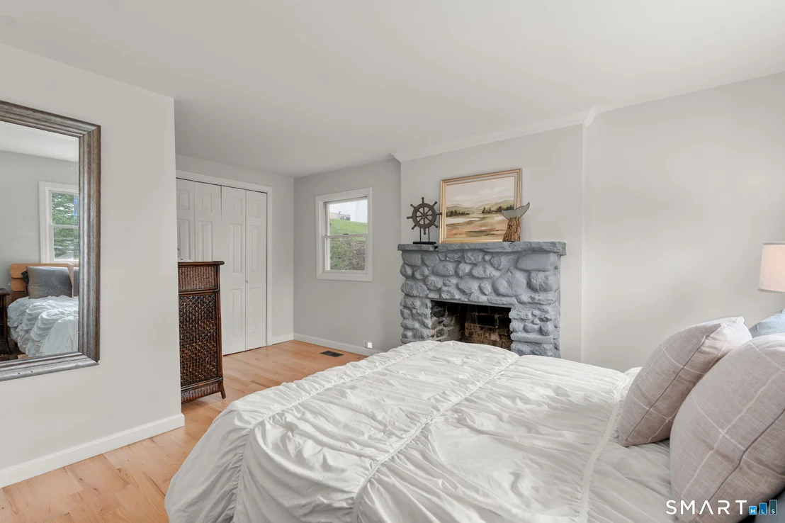 Photo of 440 Lakeview Drive
