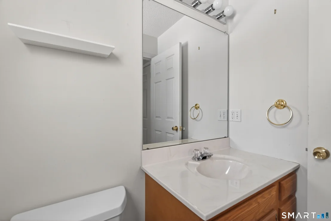 Photo of 230 White Oak Way