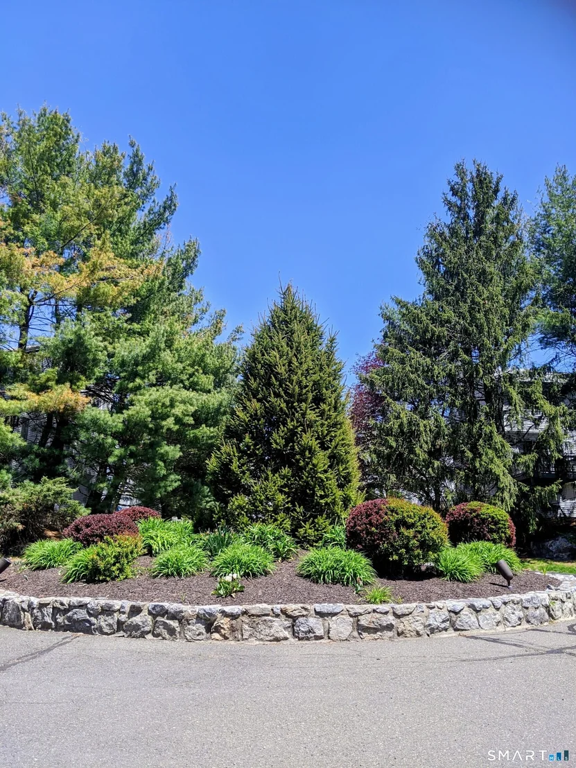 Photo of Unit 34J at 925 Oronoke Road