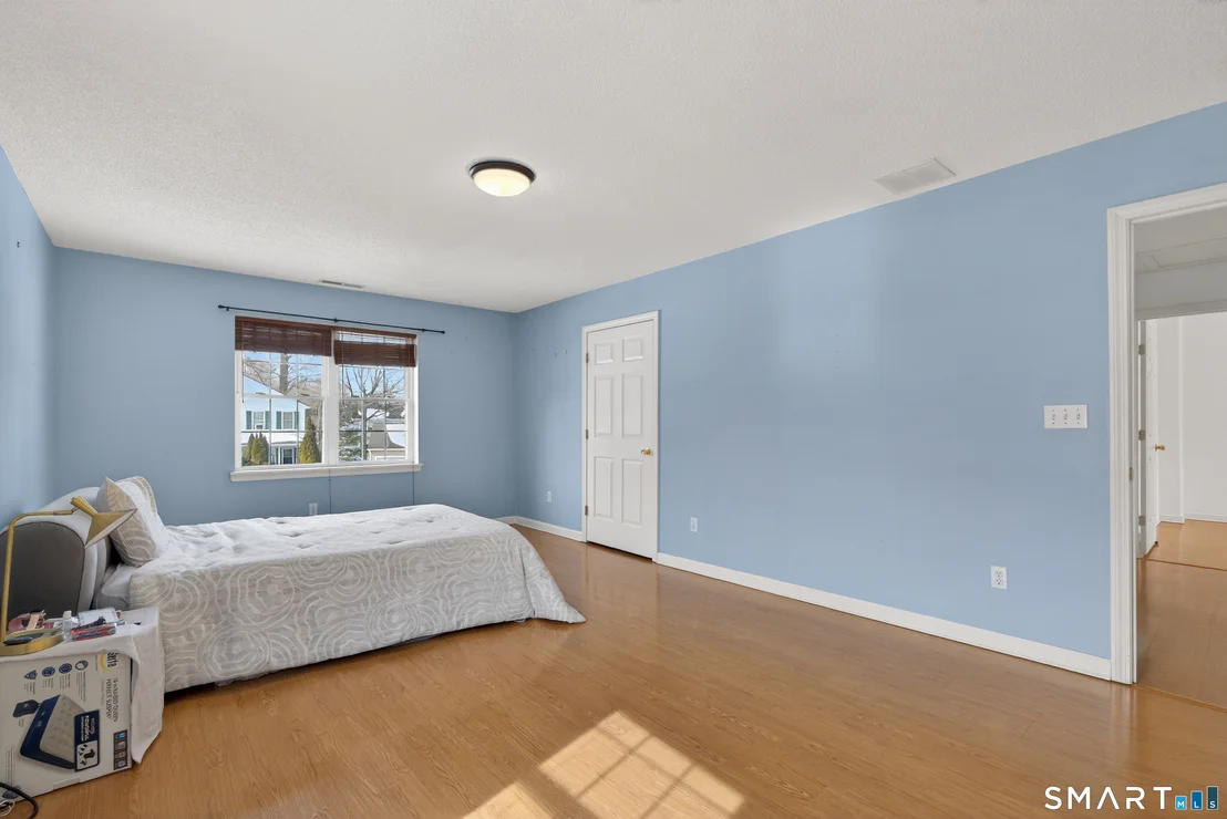 Photo of 230 White Oak Way