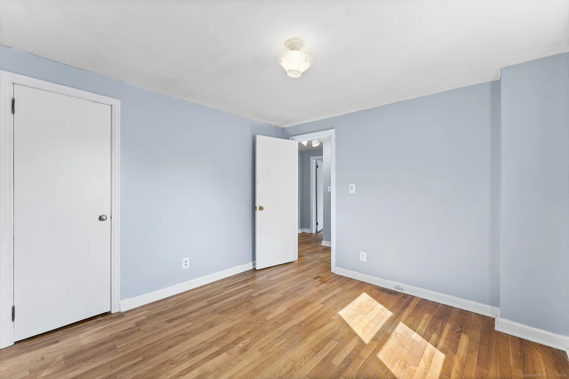 Photo of 165 Giddings Avenue
