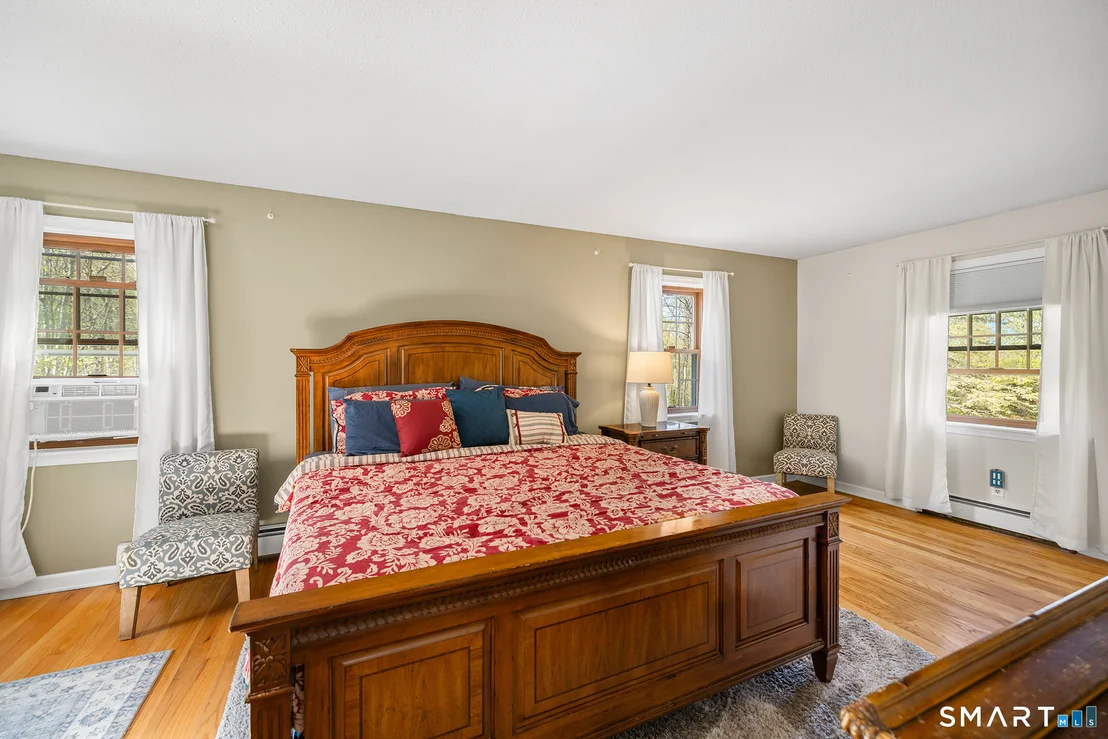 Photo of 1169 Flanders Road
