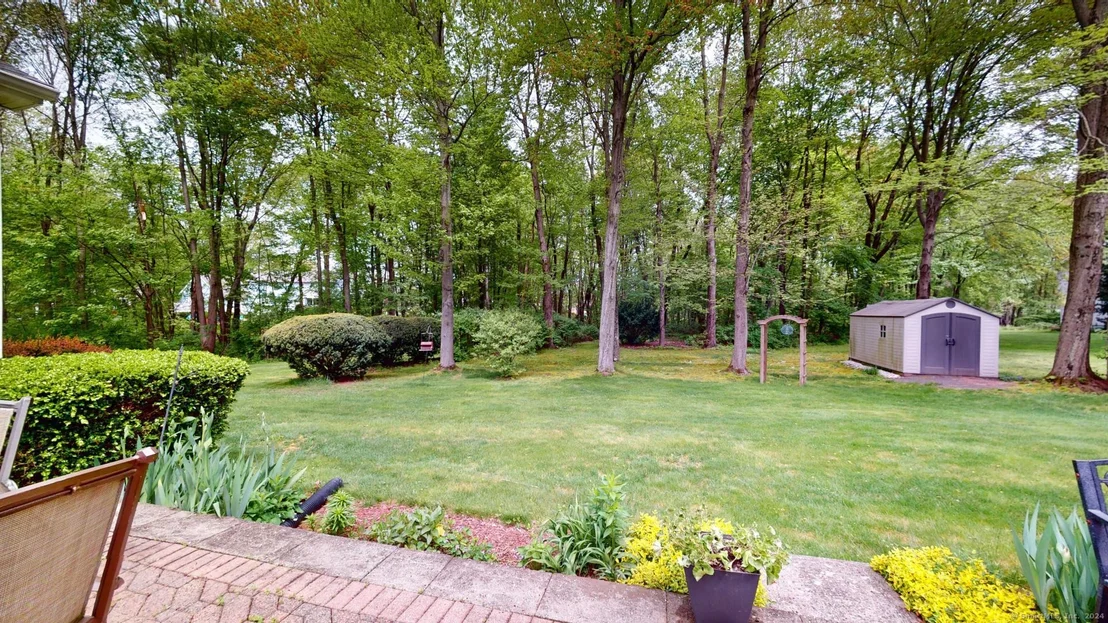 Photo of 305 Broad Brook Road