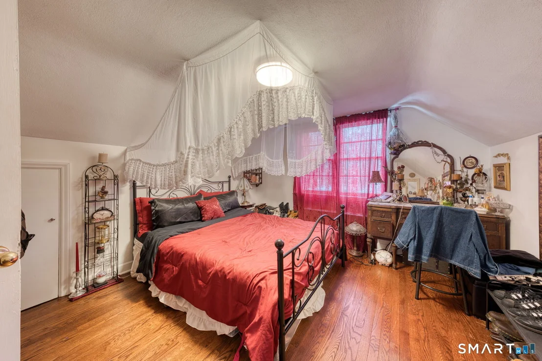 Photo of 291 Mansfield Avenue