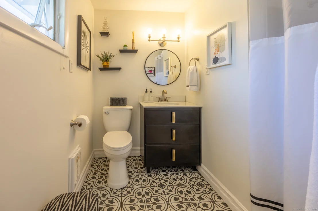 Photo of 466 Juniper Lane