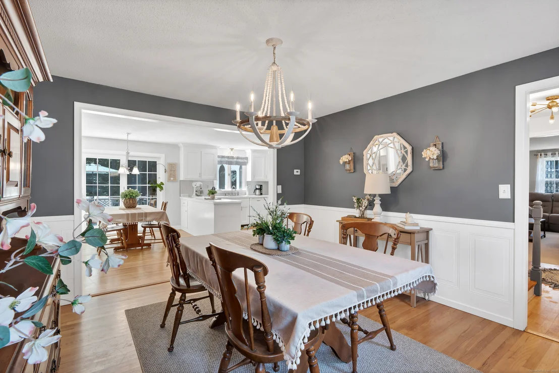 Photo of 302 Quarry Brook Drive