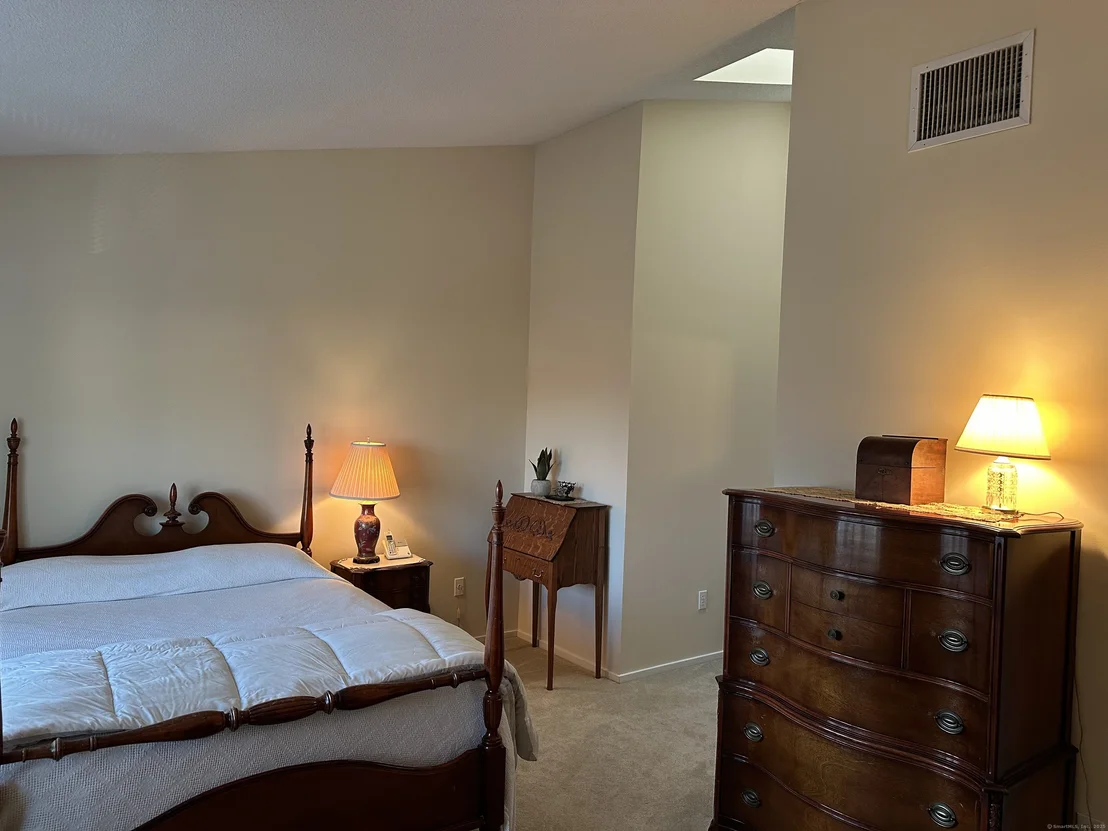 Photo of Unit APT23 at 827 Oronoke Road