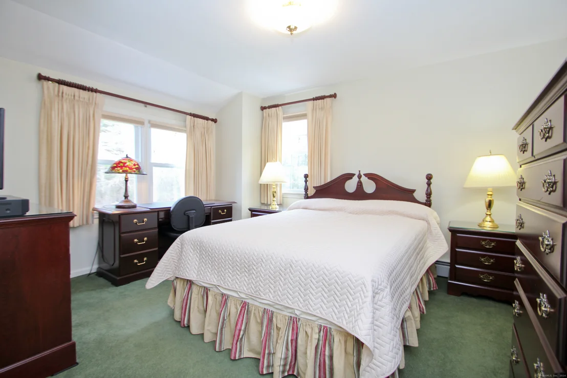 Photo of 1183 Newgate Road