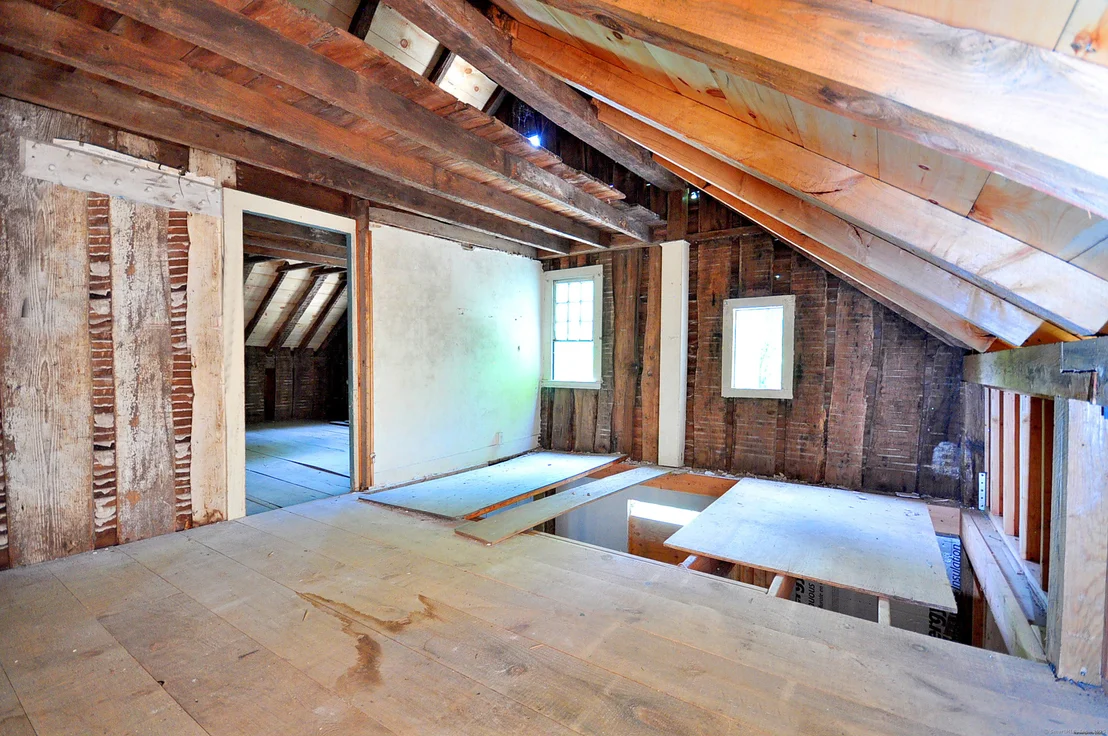 Photo of 30 Chestnut Hill Road