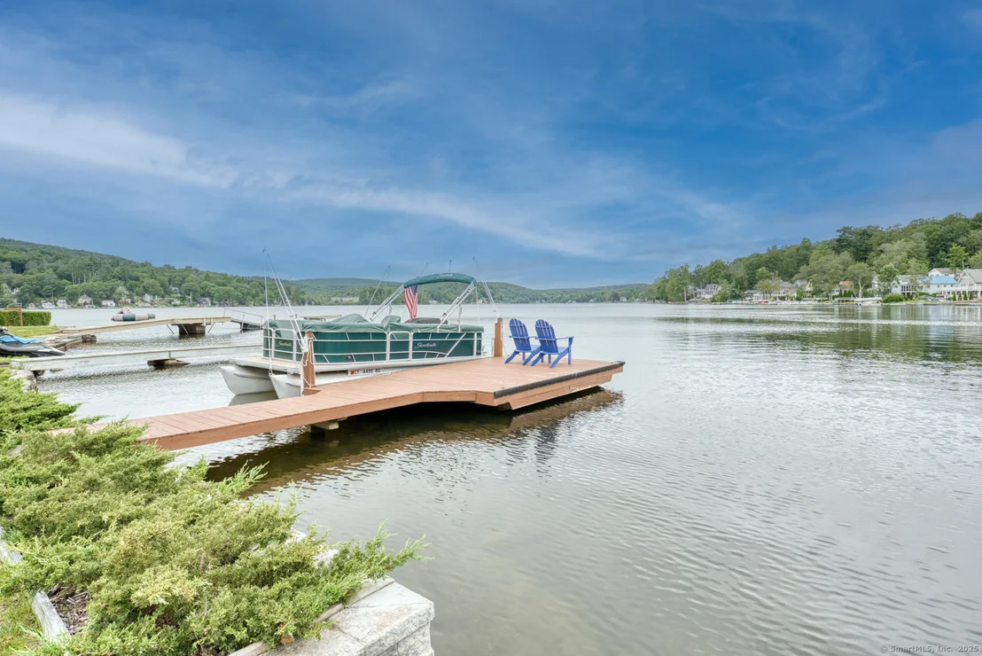 Photo of 722 Lake Drive