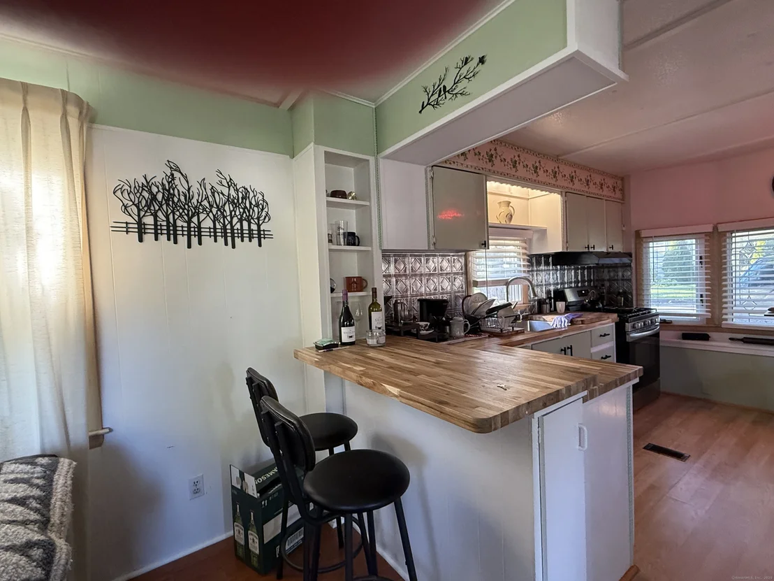 Photo of 10 Whitewood Road