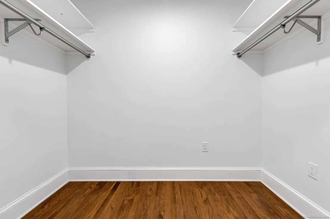 Photo of 31 Cedarhurst Lane