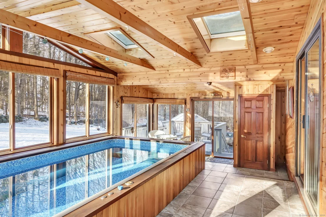 Photo of 6 Pinecrest Lane