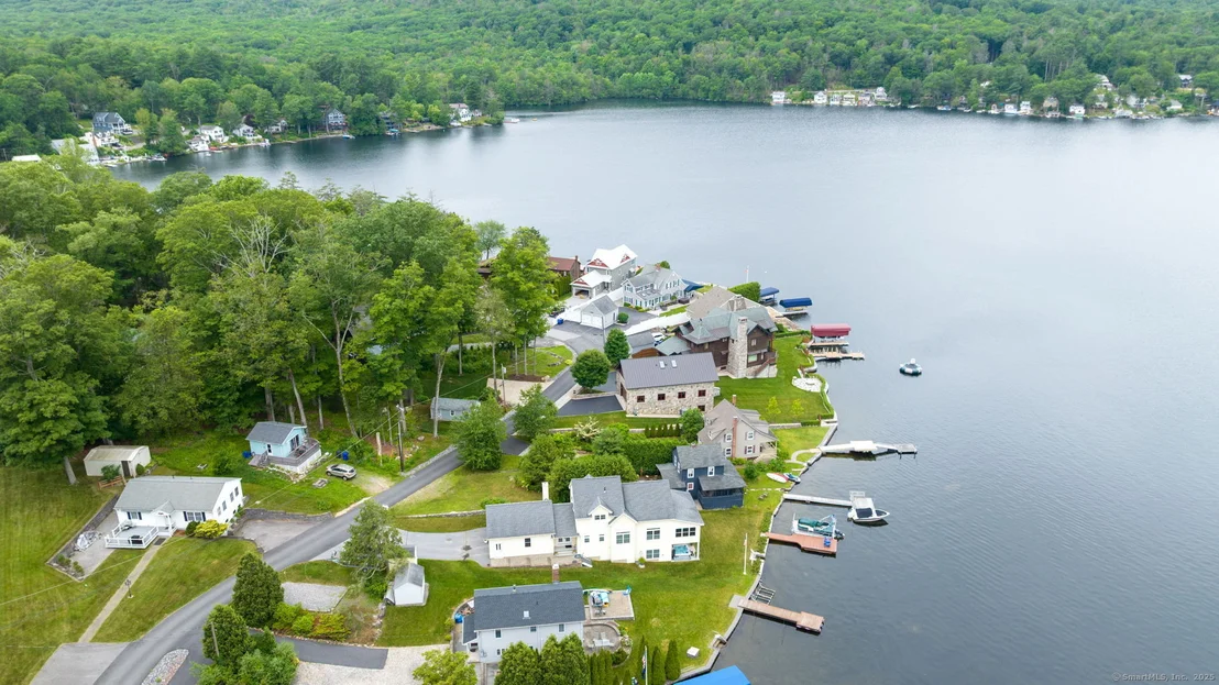Photo of 722 Lake Drive