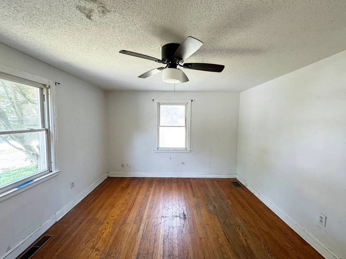 Photo of 421 Divinity Street